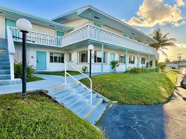 1980 Sunset Avenue, Unit 9, Lake Worth Beach, FL 33461