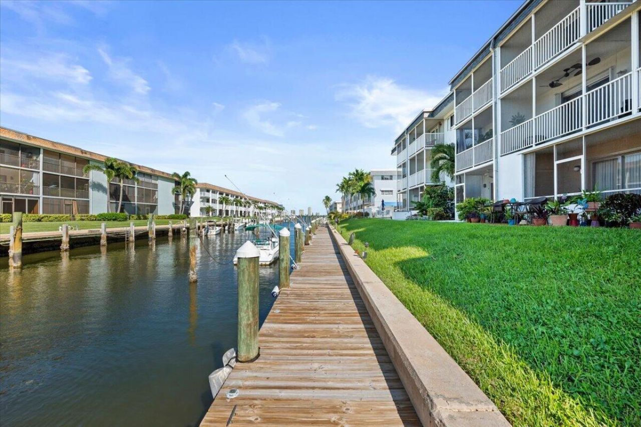 131 Doolen Court, Unit 207, North Palm Beach, FL 33408 Photo