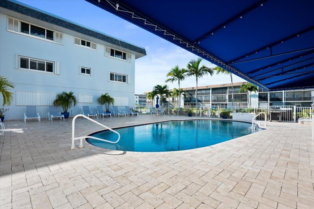131 Doolen Court, Unit 207, North Palm Beach, FL 33408 Photo