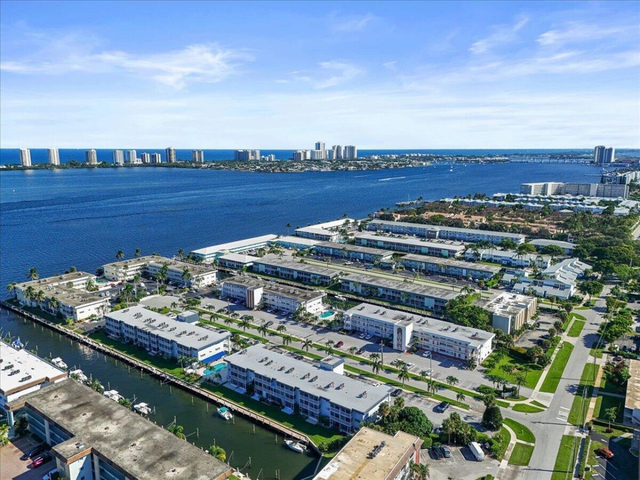 131 Doolen Court, Unit 207, North Palm Beach, FL 33408 Photo