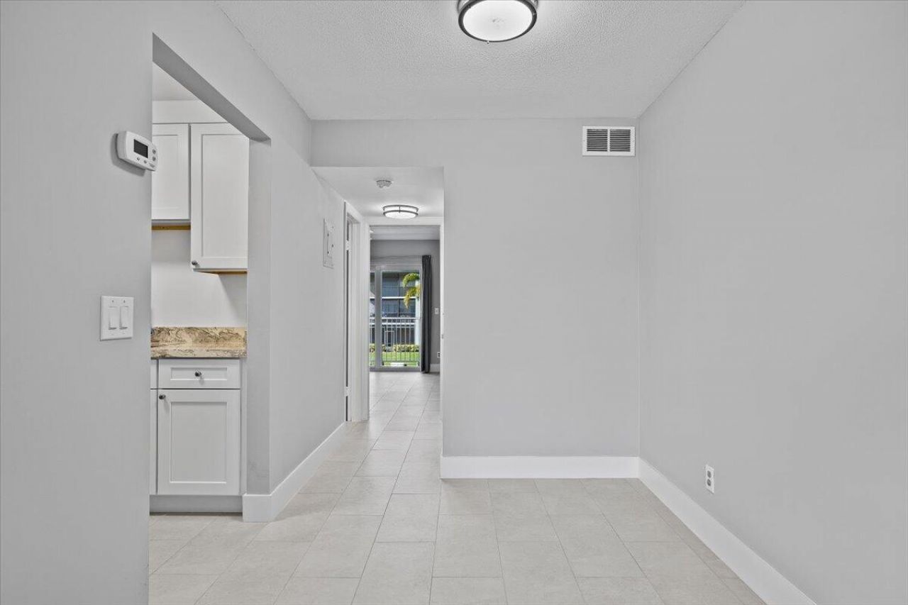 131 Doolen Court, Unit 207, North Palm Beach, FL 33408 Photo