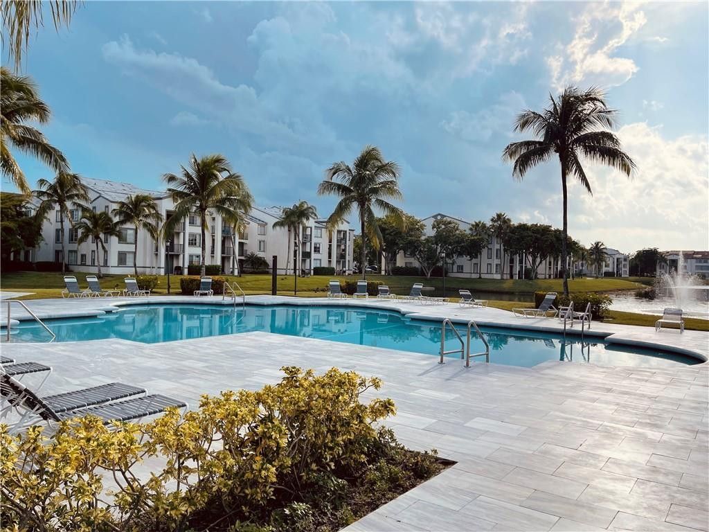 4420 NW 107th Avenue, Unit 302, Doral, FL 33178 Photo