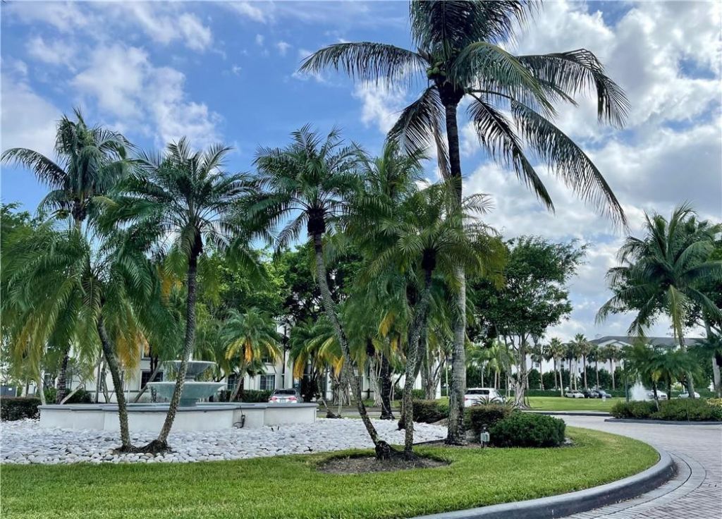 4420 NW 107th Avenue, Unit 302, Doral, FL 33178 Photo