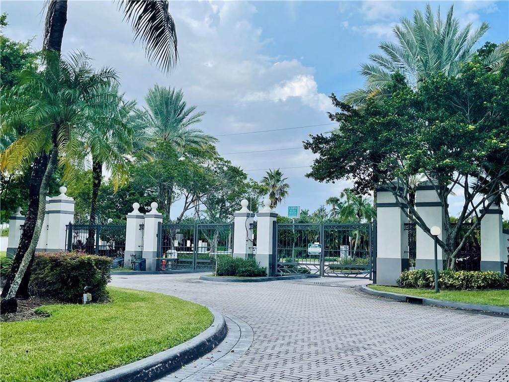 4420 NW 107th Avenue, Unit 302, Doral, FL 33178 Photo