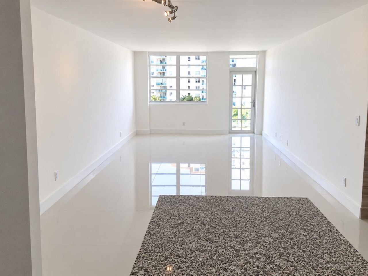 19380 Collins Avenue, Unit 516, Sunny Isles Beach, FL 33160 Photo