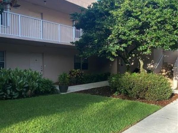 4280 OAKS Terrace, Unit 101, Pompano Beach, FL 33069