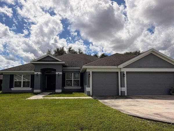 5237 NW REBA Circle, Port St. Lucie, FL 34986