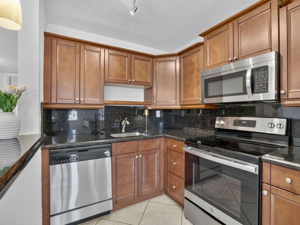4051 NE 13TH Avenue NE, Unit 76-3, Oakland Park, FL 33334