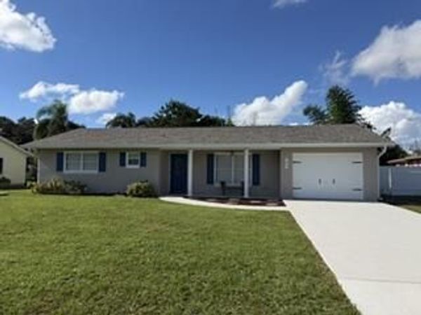 583 SE Greenway Terrace, Port St. Lucie, FL 34983
