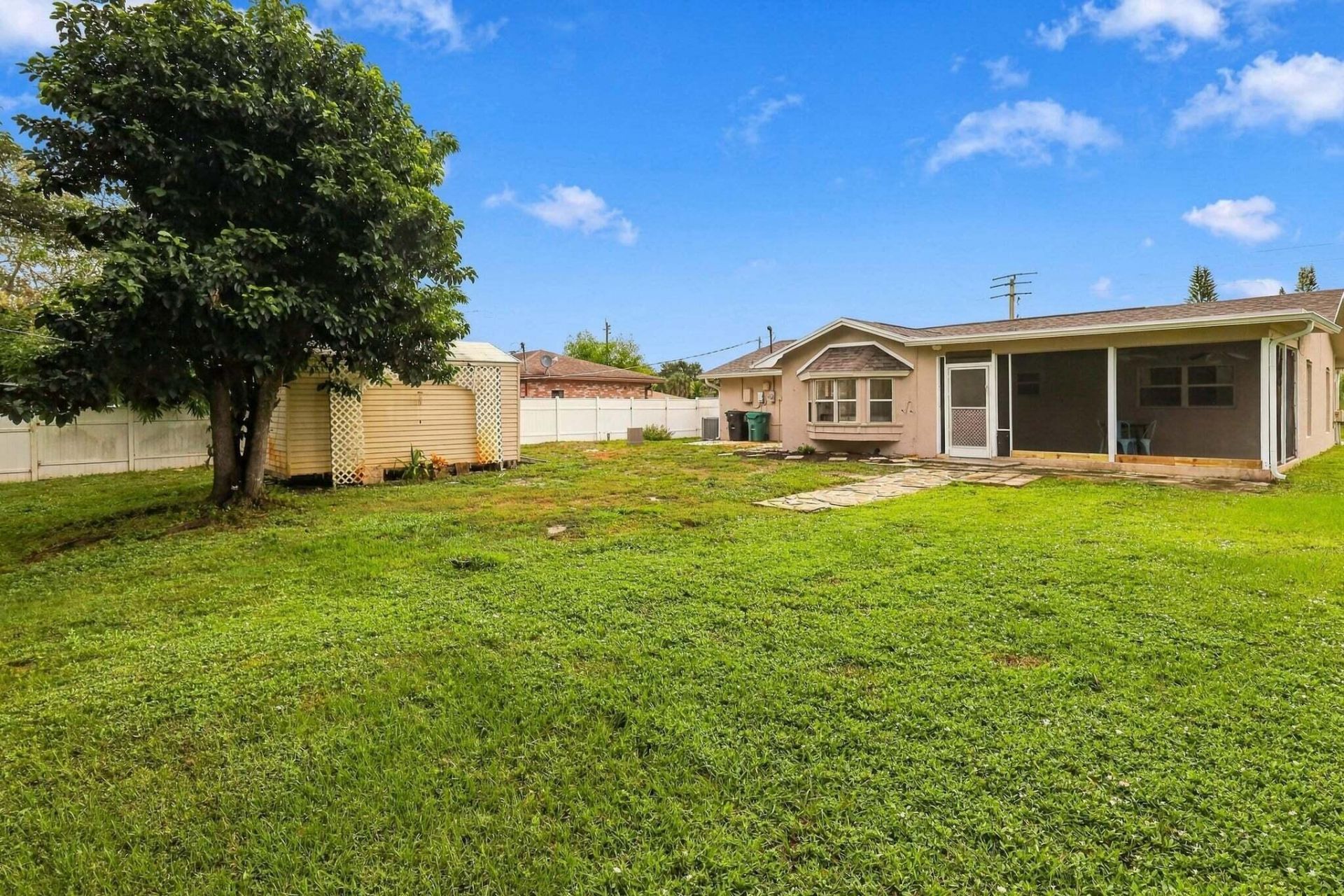 583 SE Greenway Terrace, Port Saint Lucie, FL 34983 Photo