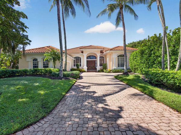 42 Windward Isle, Palm Beach Gardens, FL 33418