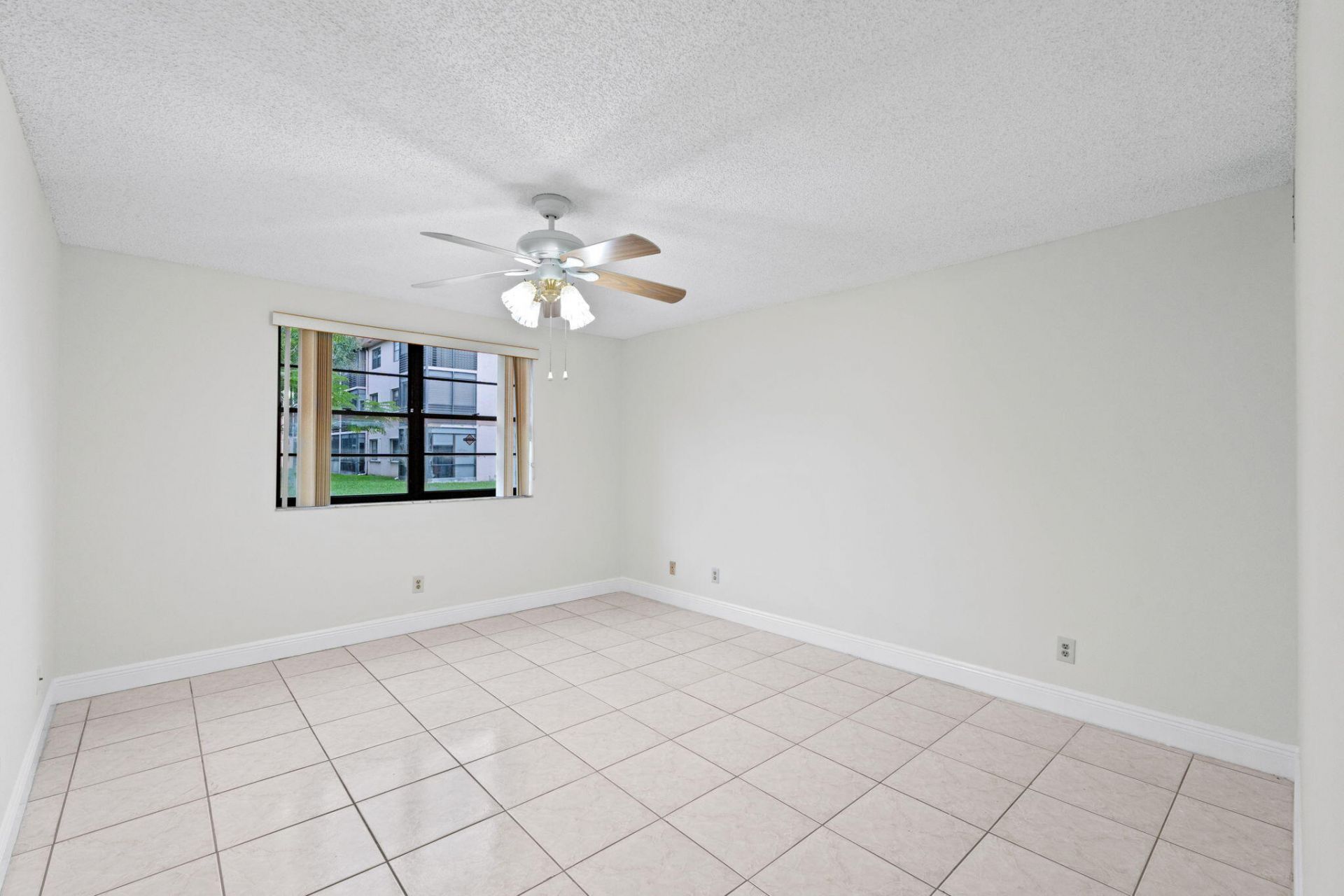 6085 N Sabal Palm Boulevard, Unit 107, Tamarac, FL 33319 Photo