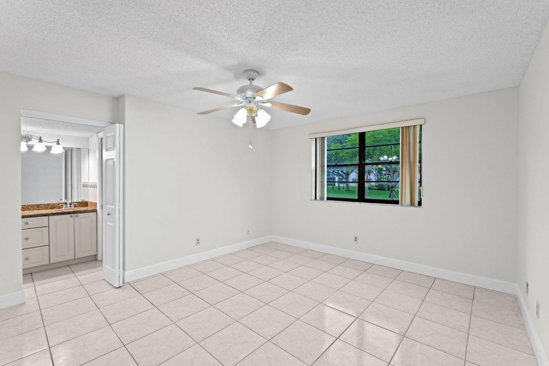 6085 N Sabal Palm Boulevard, Unit 107, Tamarac, FL 33319 Photo