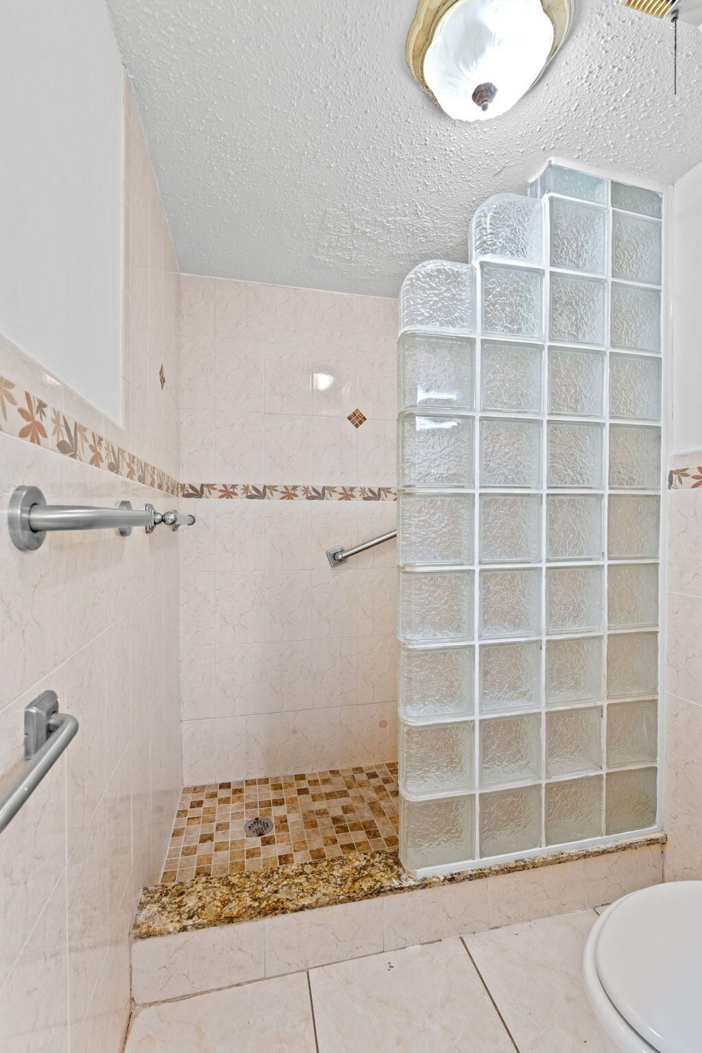6085 N Sabal Palm Boulevard, Unit 107, Tamarac, FL 33319 Photo
