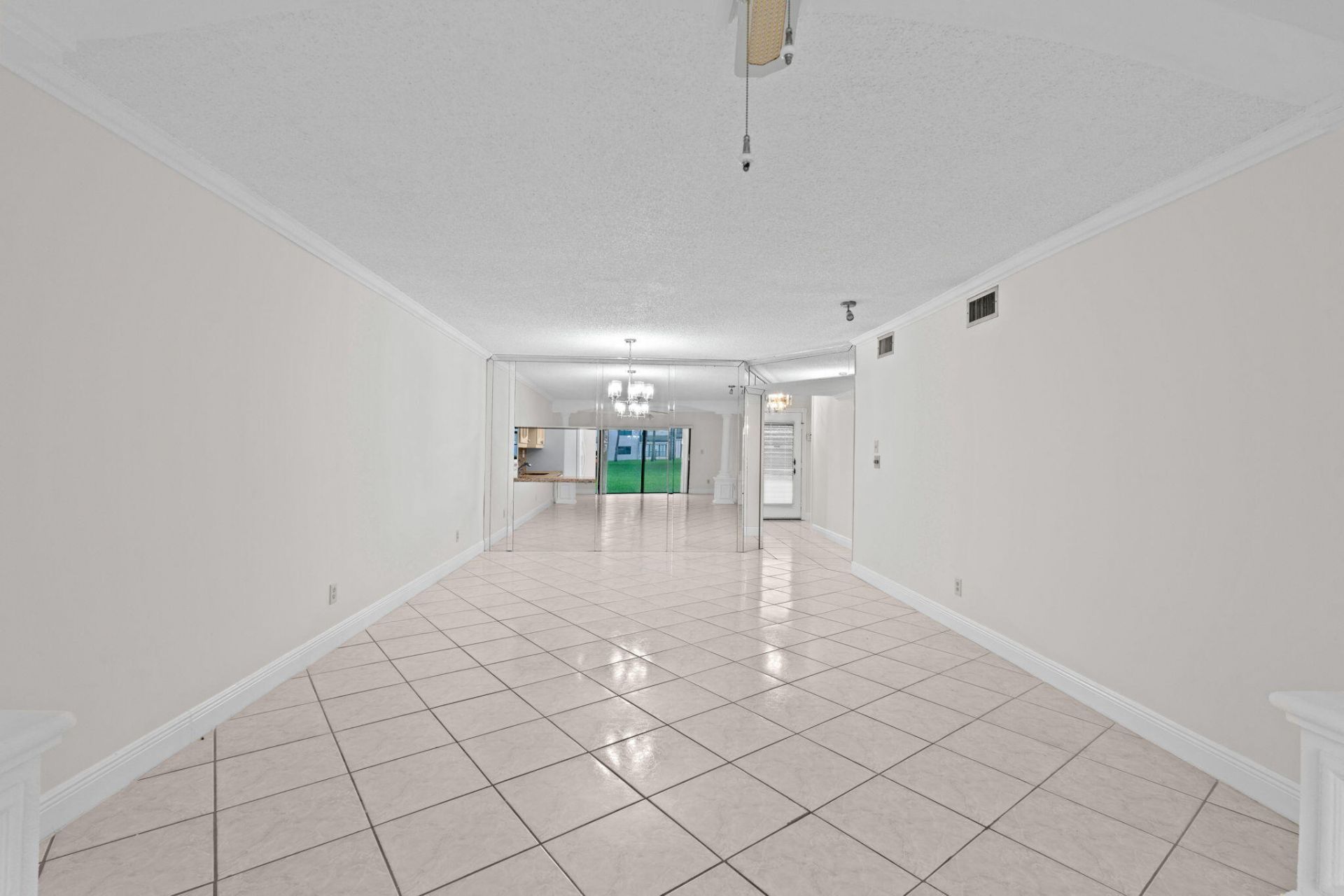 6085 N Sabal Palm Boulevard, Unit 107, Tamarac, FL 33319 Photo