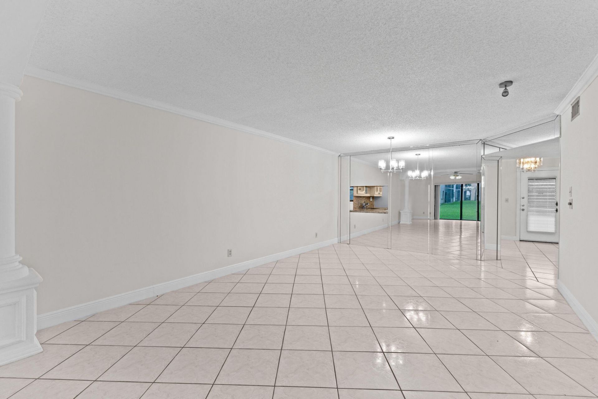 6085 N Sabal Palm Boulevard, Unit 107, Tamarac, FL 33319 Photo