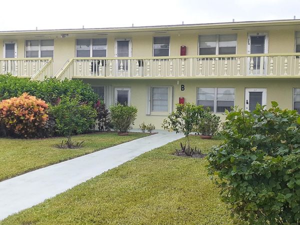 26 Sheffield B, West Palm Beach, FL 33417
