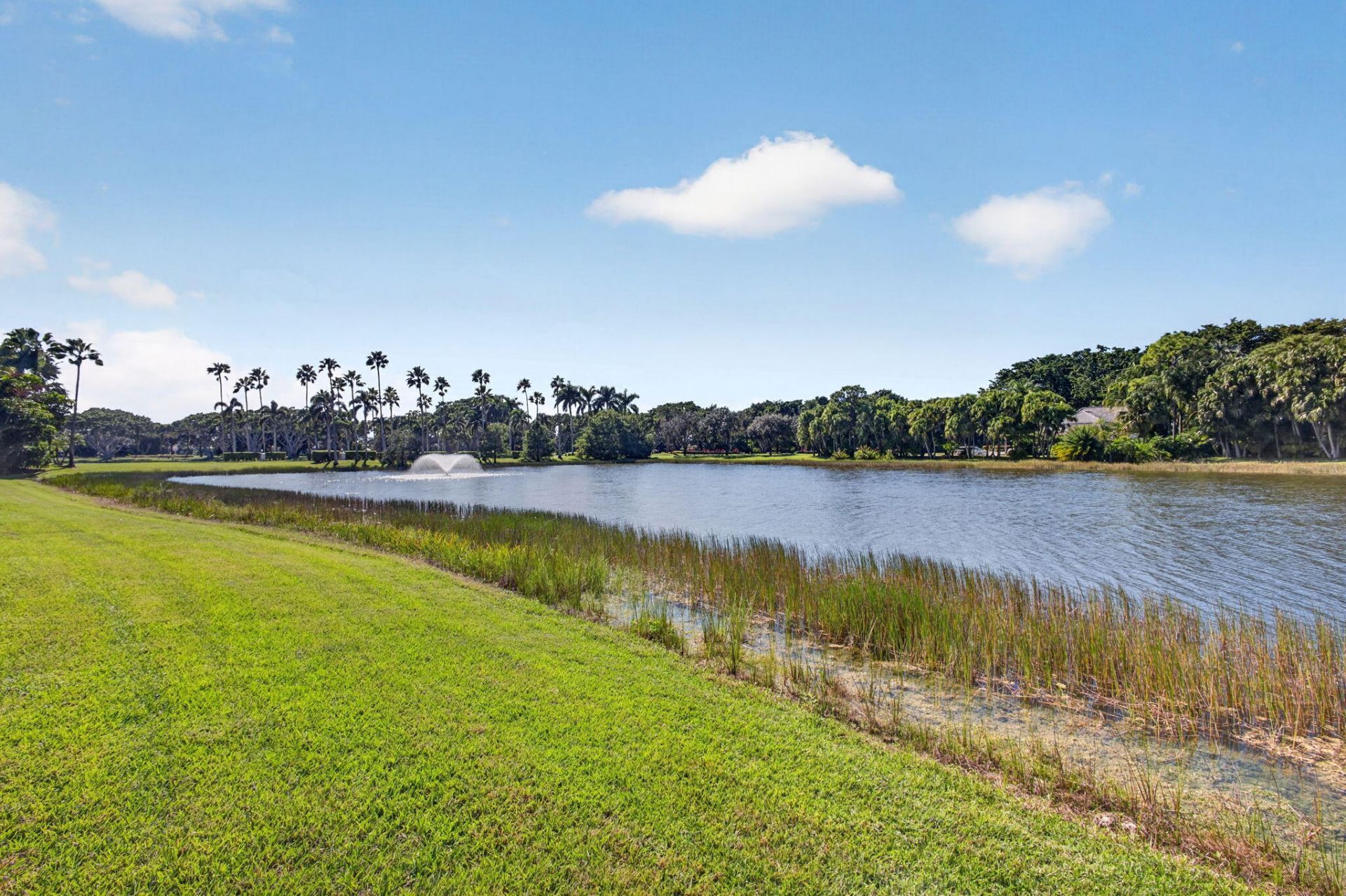 8863 Lakes Boulevard, West Palm Beach, FL 33412 Photo