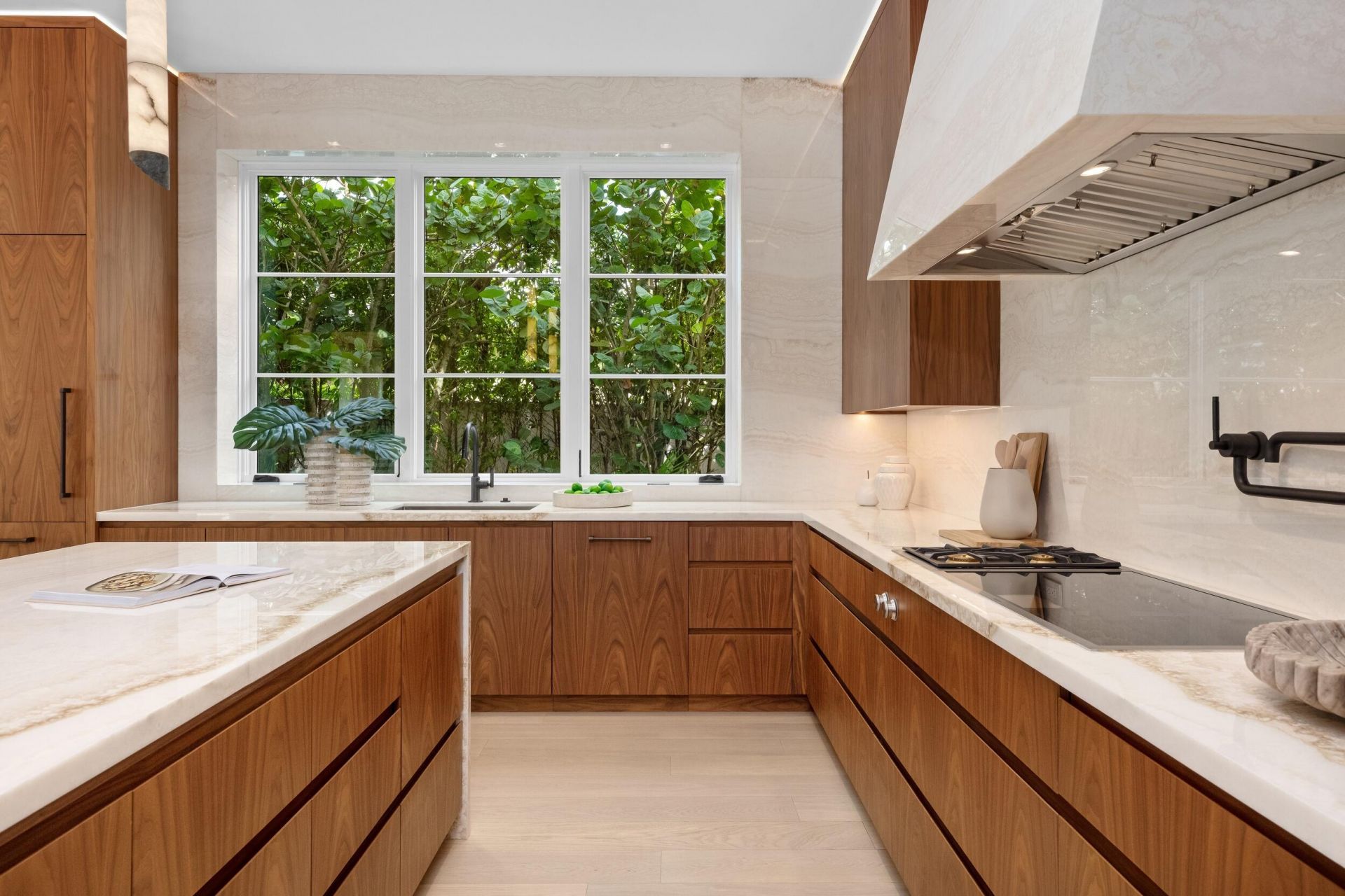 1265 N Lake Way, Palm Beach, FL 33480 Photo