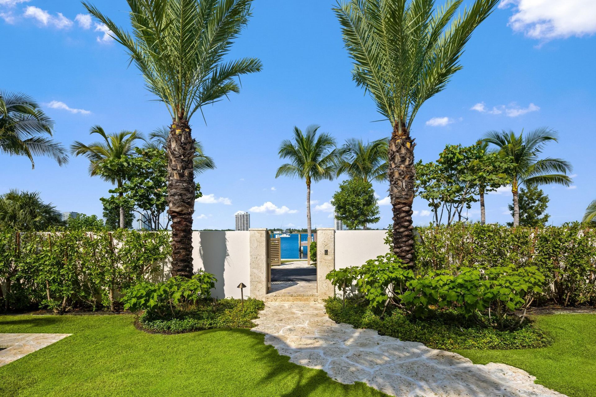 1265 N Lake Way, Palm Beach, FL 33480 Photo