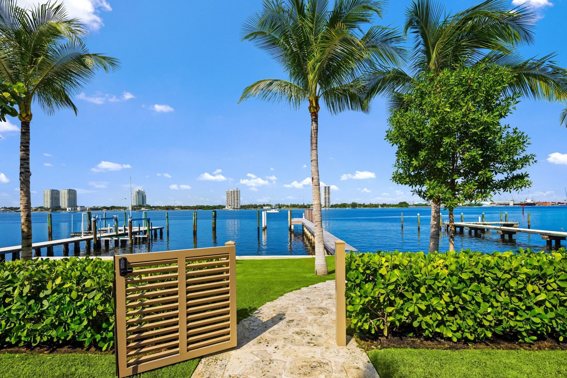 1265 N Lake Way, Palm Beach, FL 33480 Photo