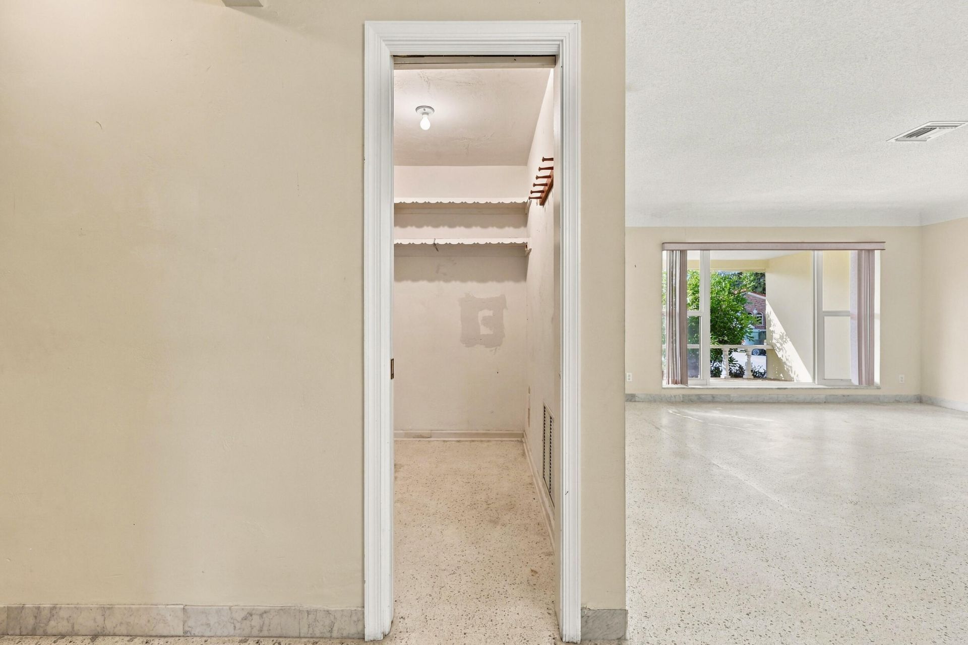 213 NE 24th Court, Boca Raton, FL 33431 Photo