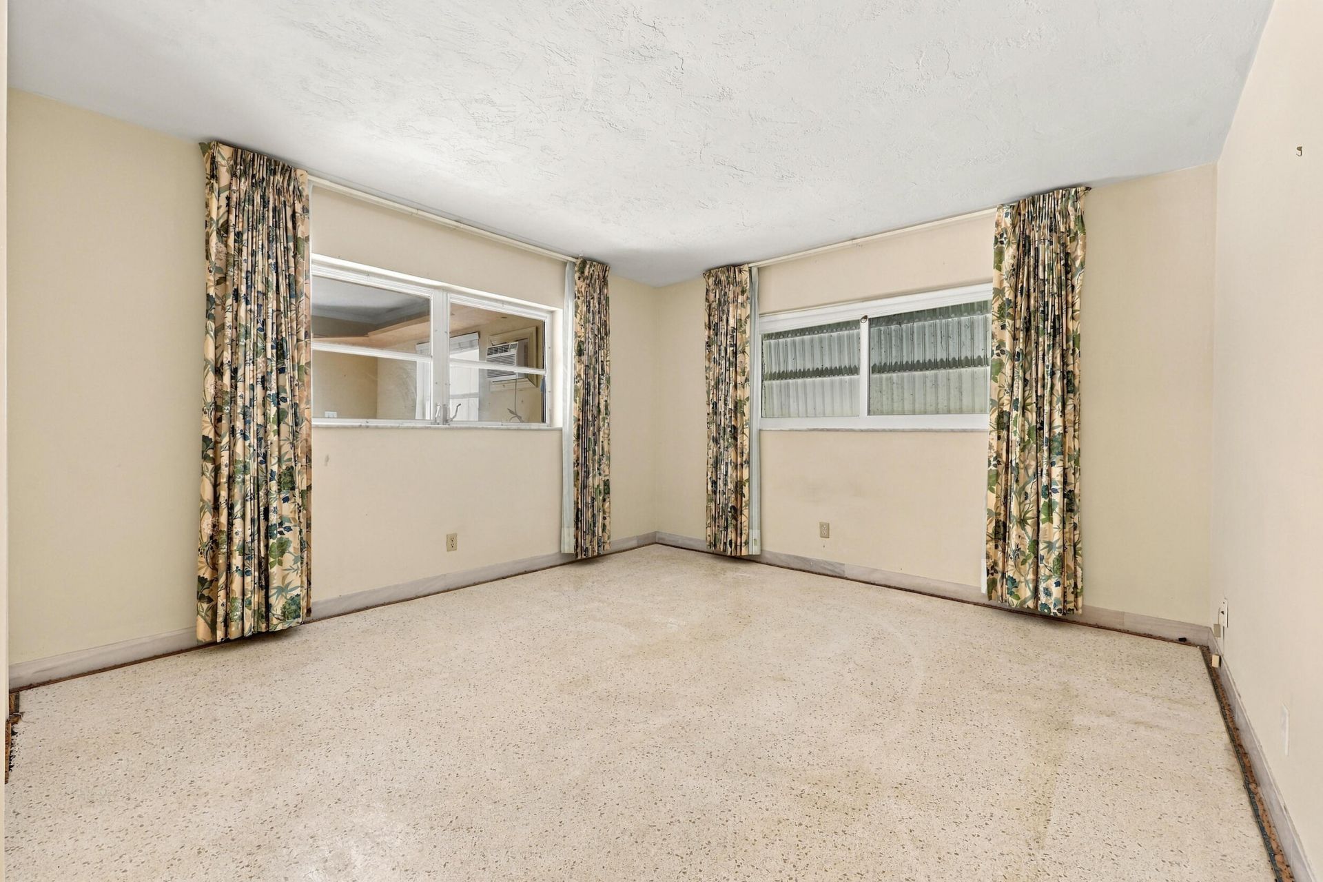 213 NE 24th Court, Boca Raton, FL 33431 Photo