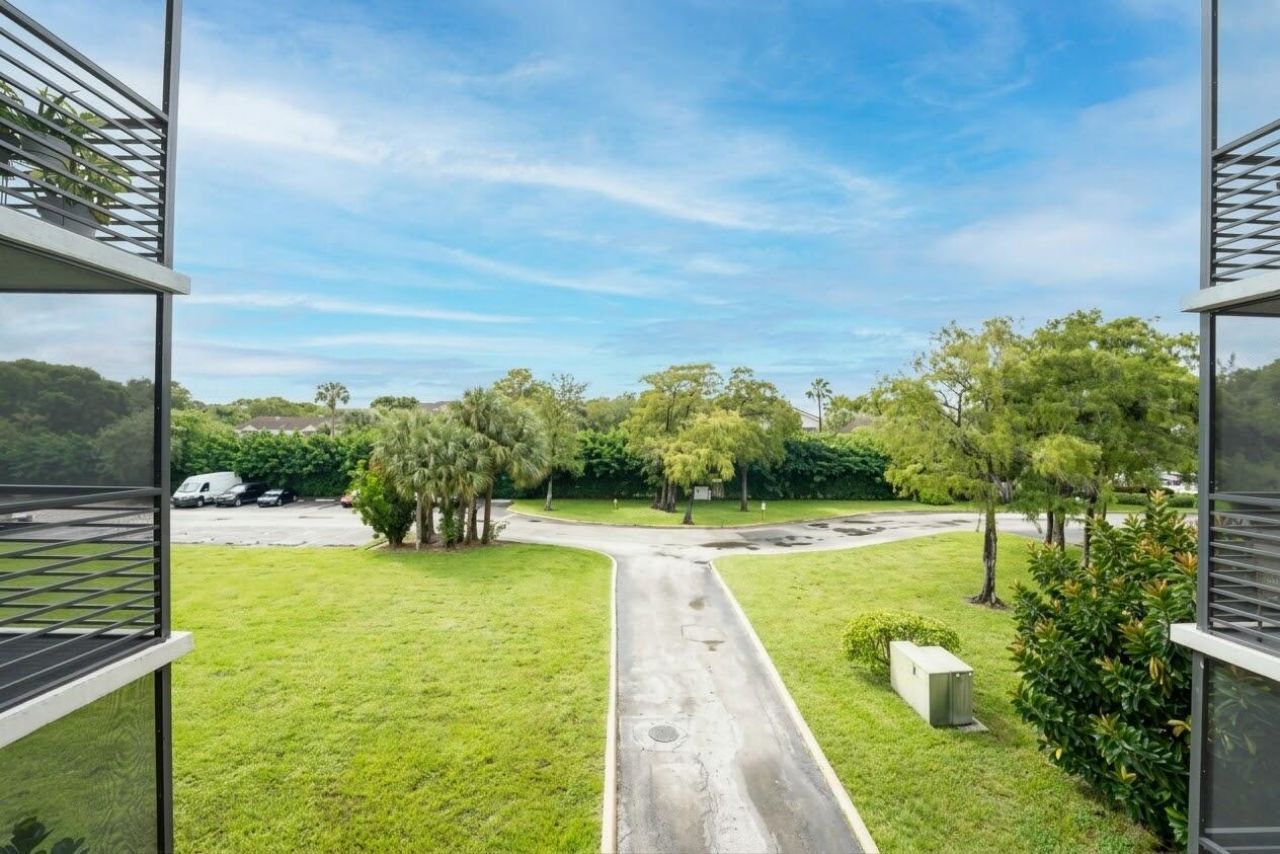 3700 N Pine Island Road, Unit 307, Sunrise, FL 33351 Photo