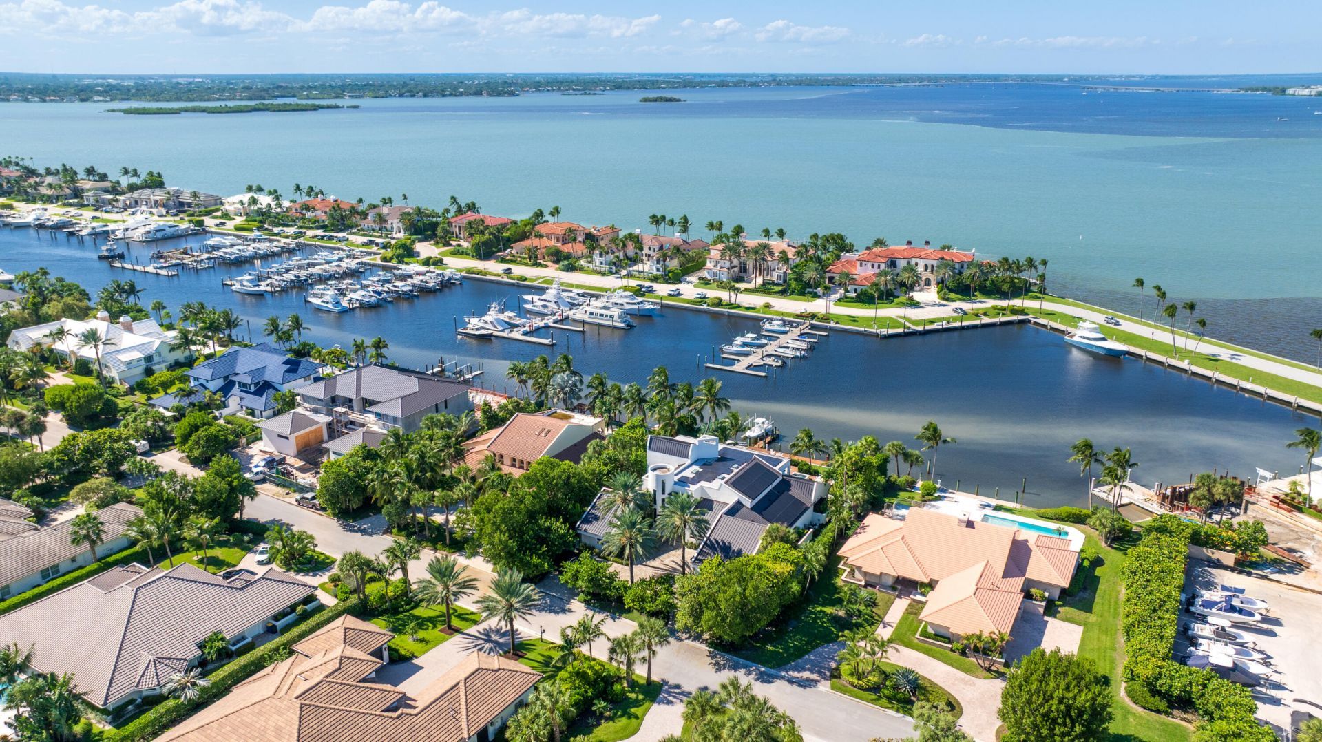 6879 SE South Marina Way, Hutchinson Island, FL 34996 Photo