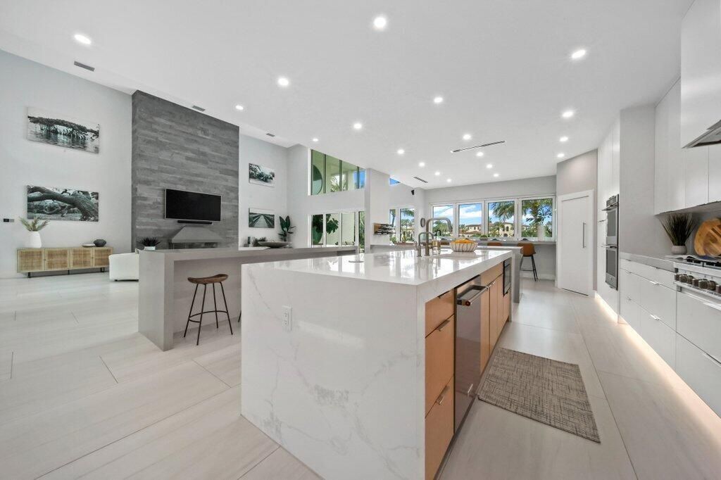 6879 SE South Marina Way, Hutchinson Island, FL 34996 Photo