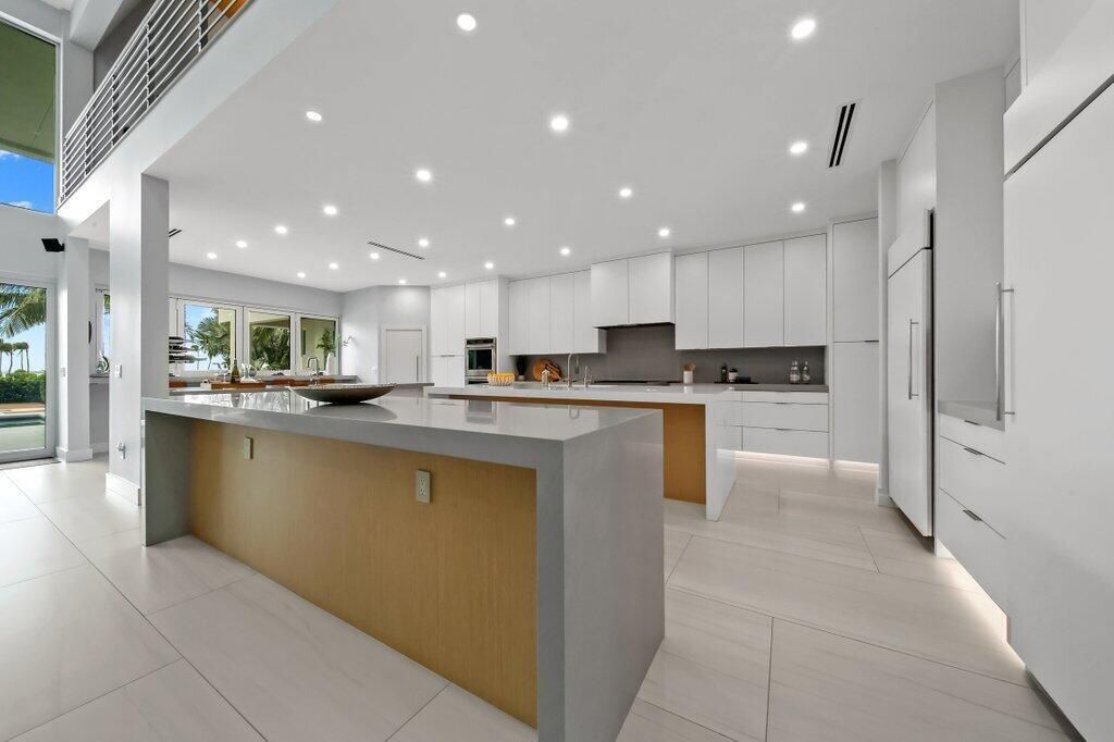 6879 SE South Marina Way, Hutchinson Island, FL 34996 Photo