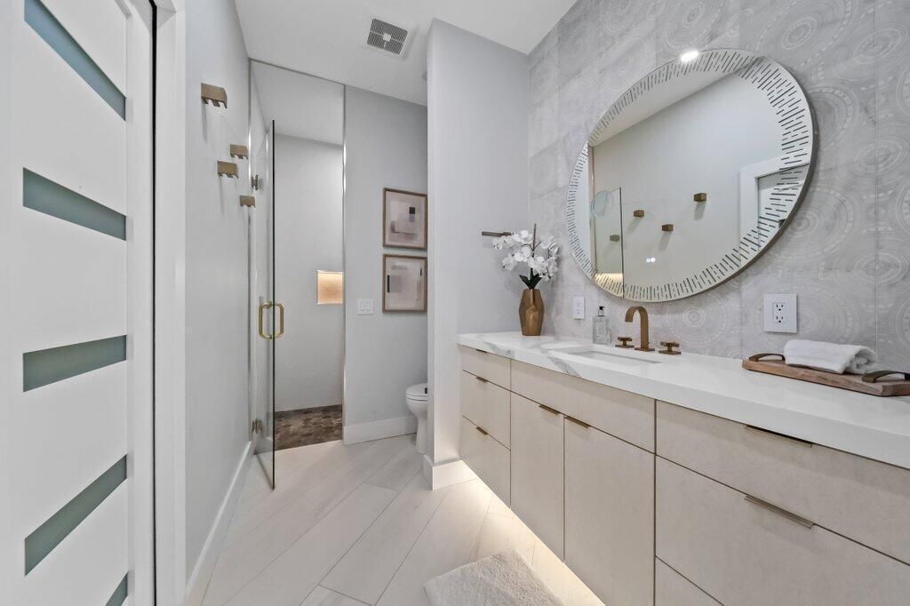 6879 SE South Marina Way, Hutchinson Island, FL 34996 Photo