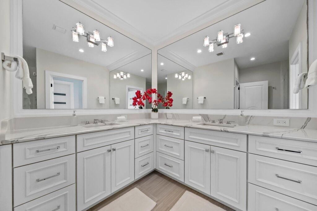6879 SE South Marina Way, Hutchinson Island, FL 34996 Photo