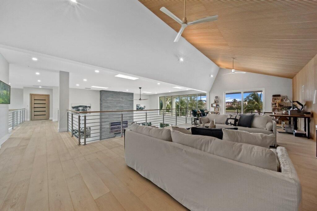 6879 SE South Marina Way, Hutchinson Island, FL 34996 Photo