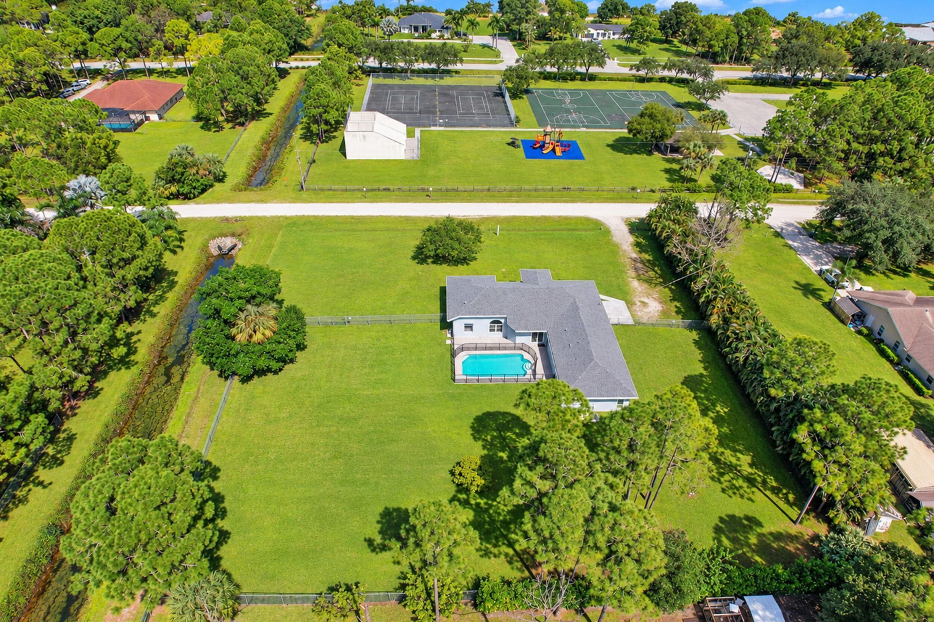 17226 79th Court N, The Acreage, FL 33470 Photo