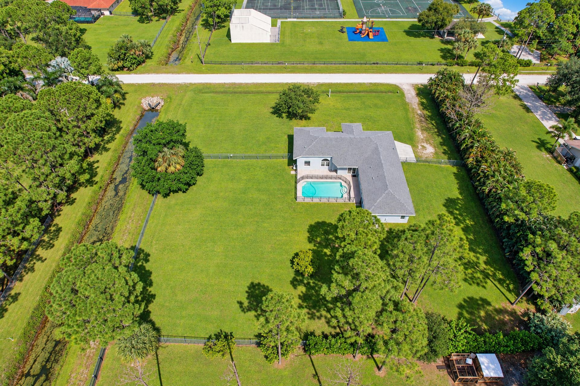 17226 79th Court N, The Acreage, FL 33470 Photo