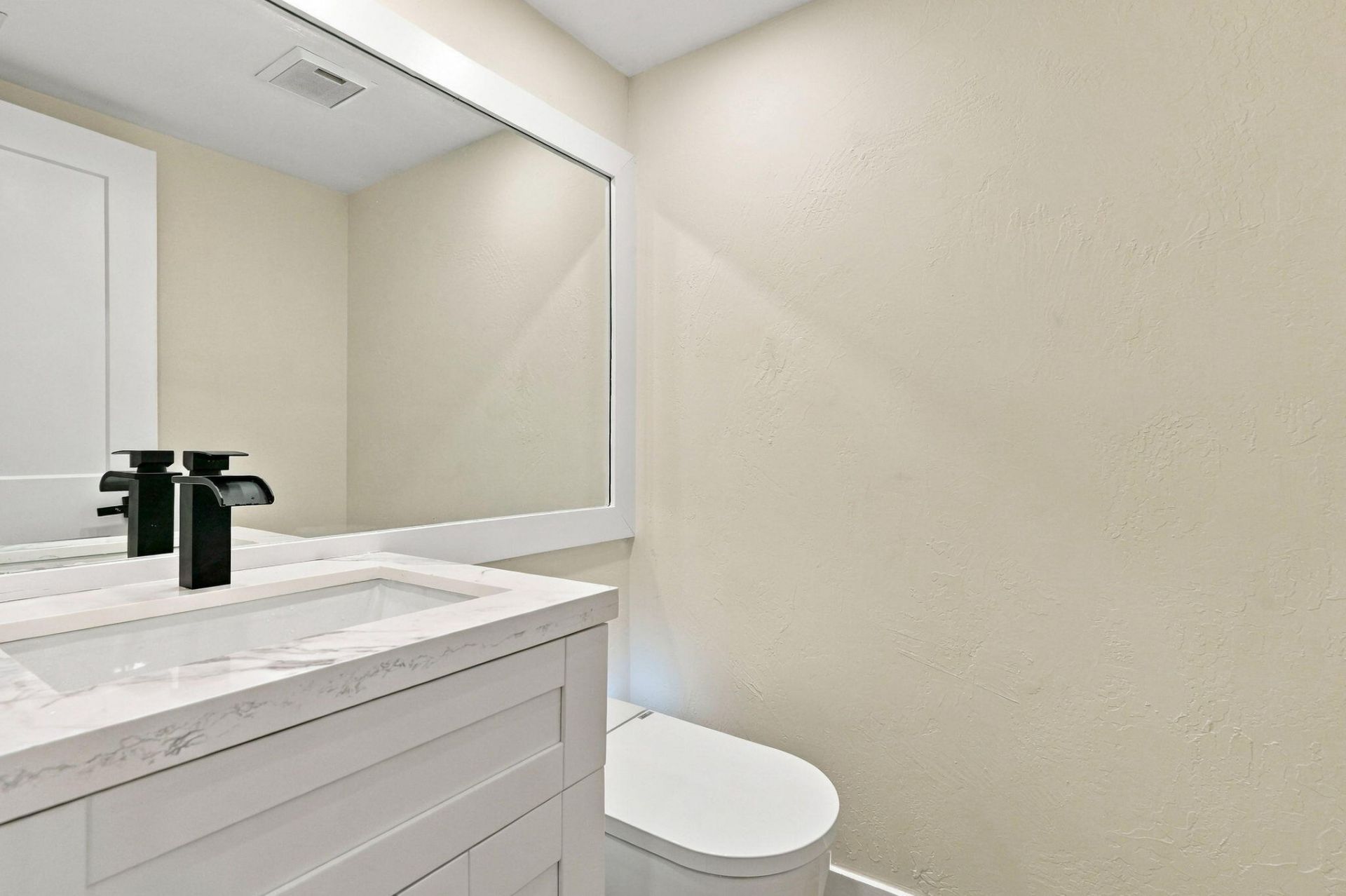 2641 Gately Drive W, Unit 906, West Palm Beach, FL 33415 Photo