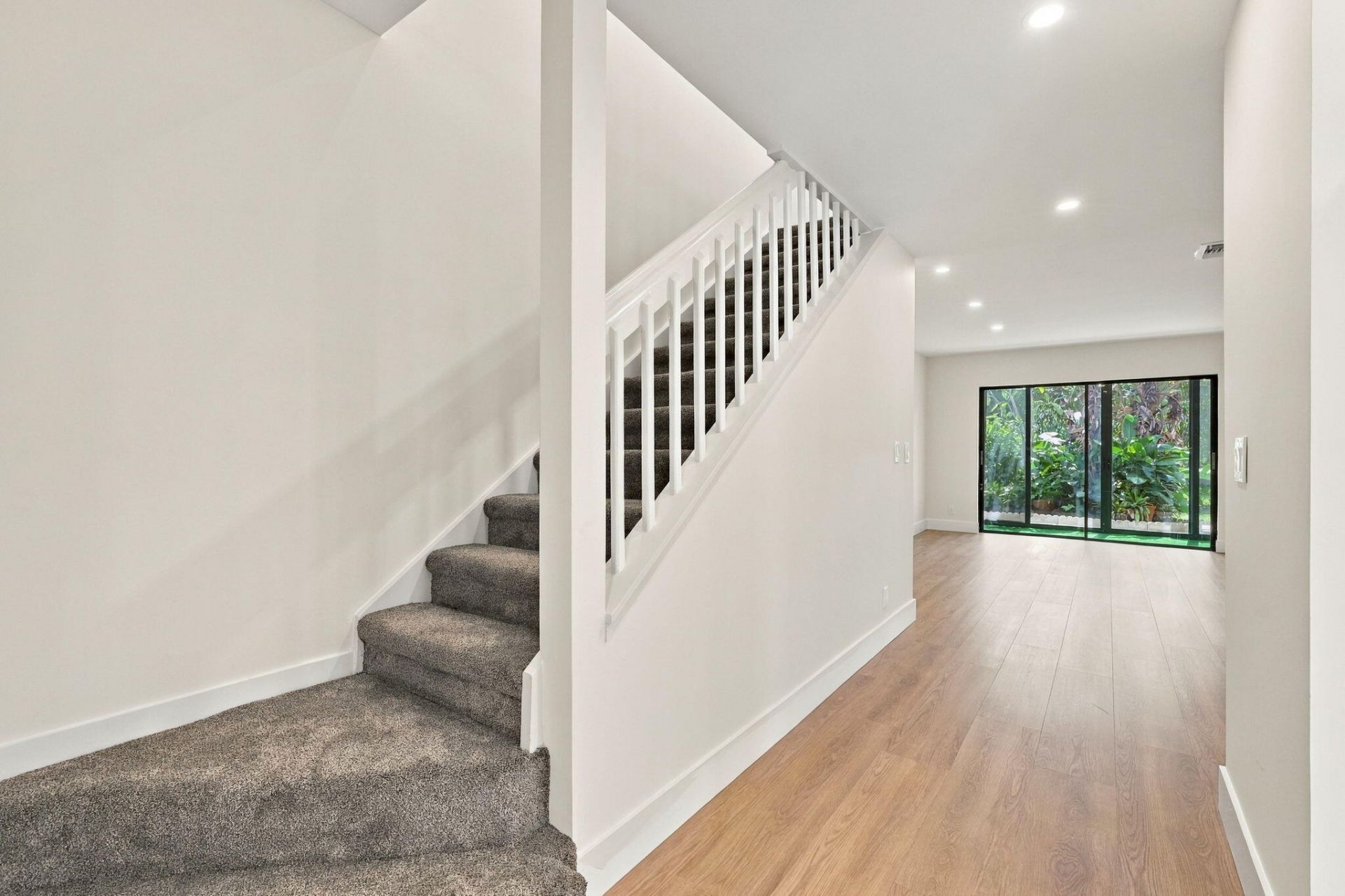 2641 Gately Drive W, Unit 906, West Palm Beach, FL 33415 Photo