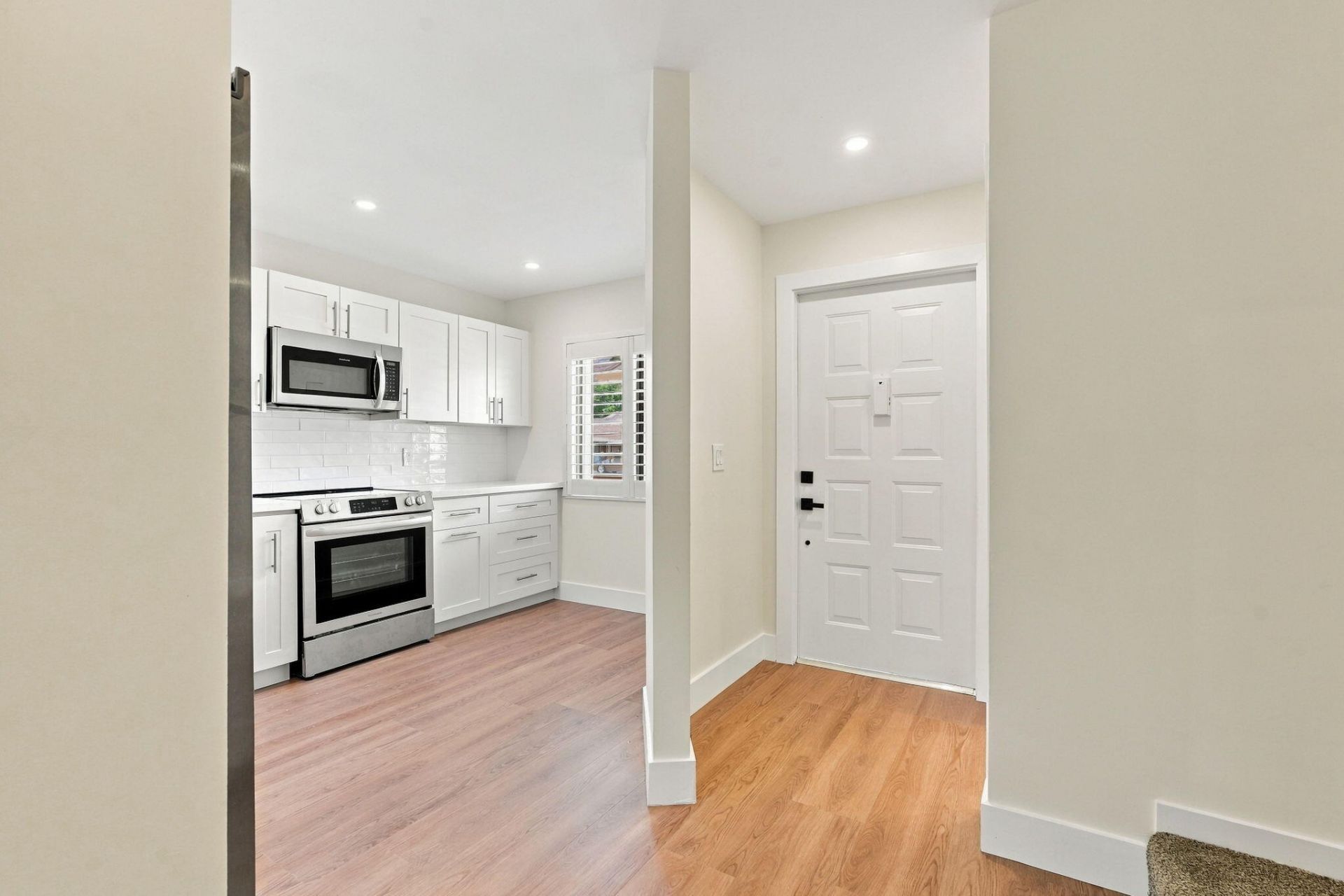 2641 Gately Drive W, Unit 906, West Palm Beach, FL 33415 Photo