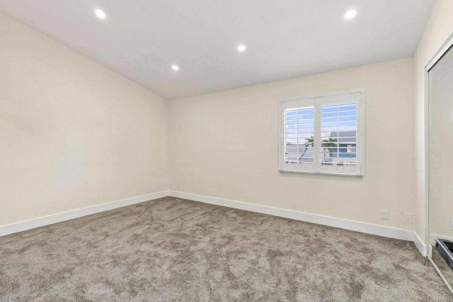2641 Gately Drive W, Unit 906, West Palm Beach, FL 33415 Photo