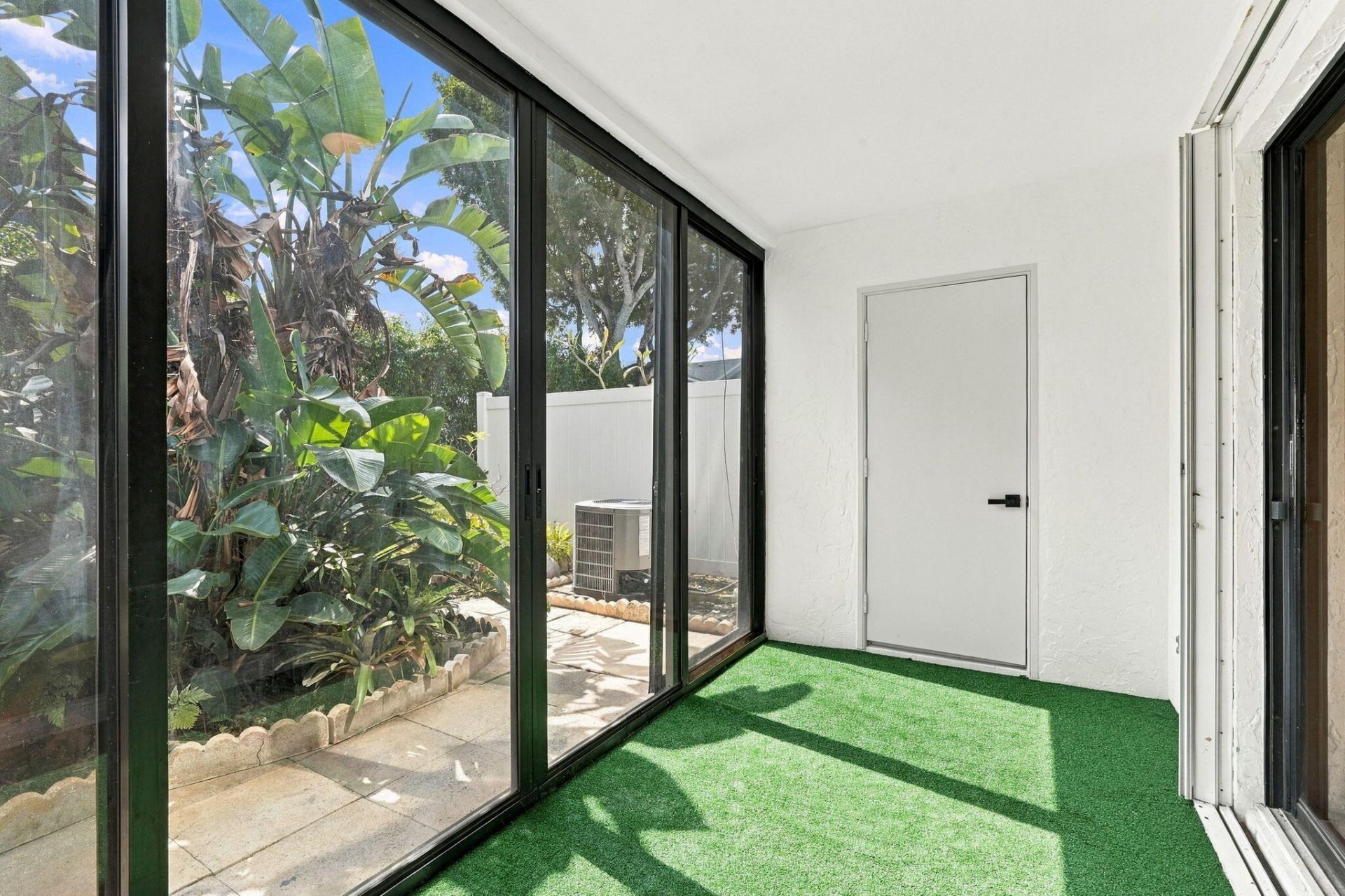2641 Gately Drive W, Unit 906, West Palm Beach, FL 33415 Photo
