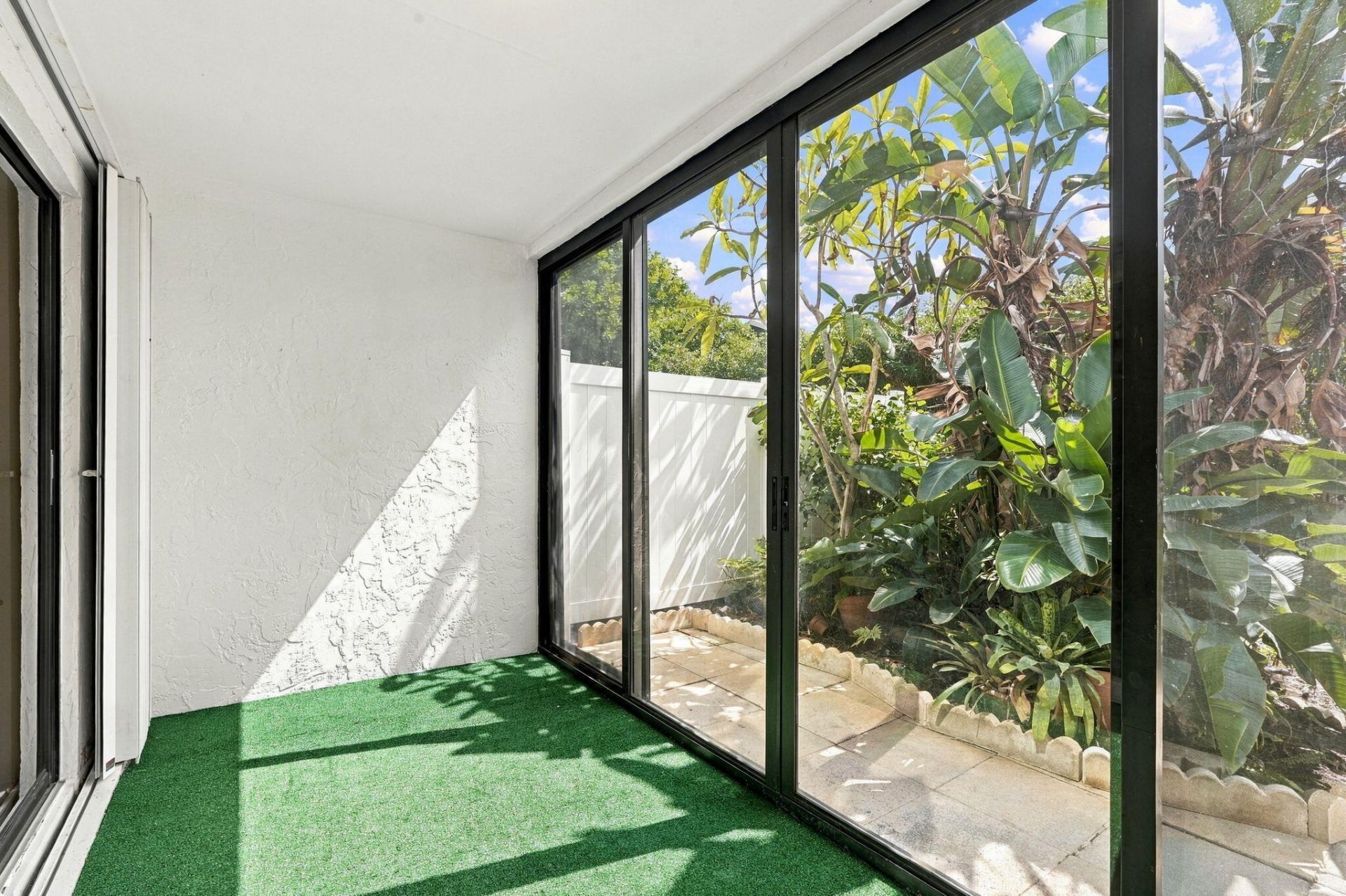 2641 Gately Drive W, Unit 906, West Palm Beach, FL 33415 Photo