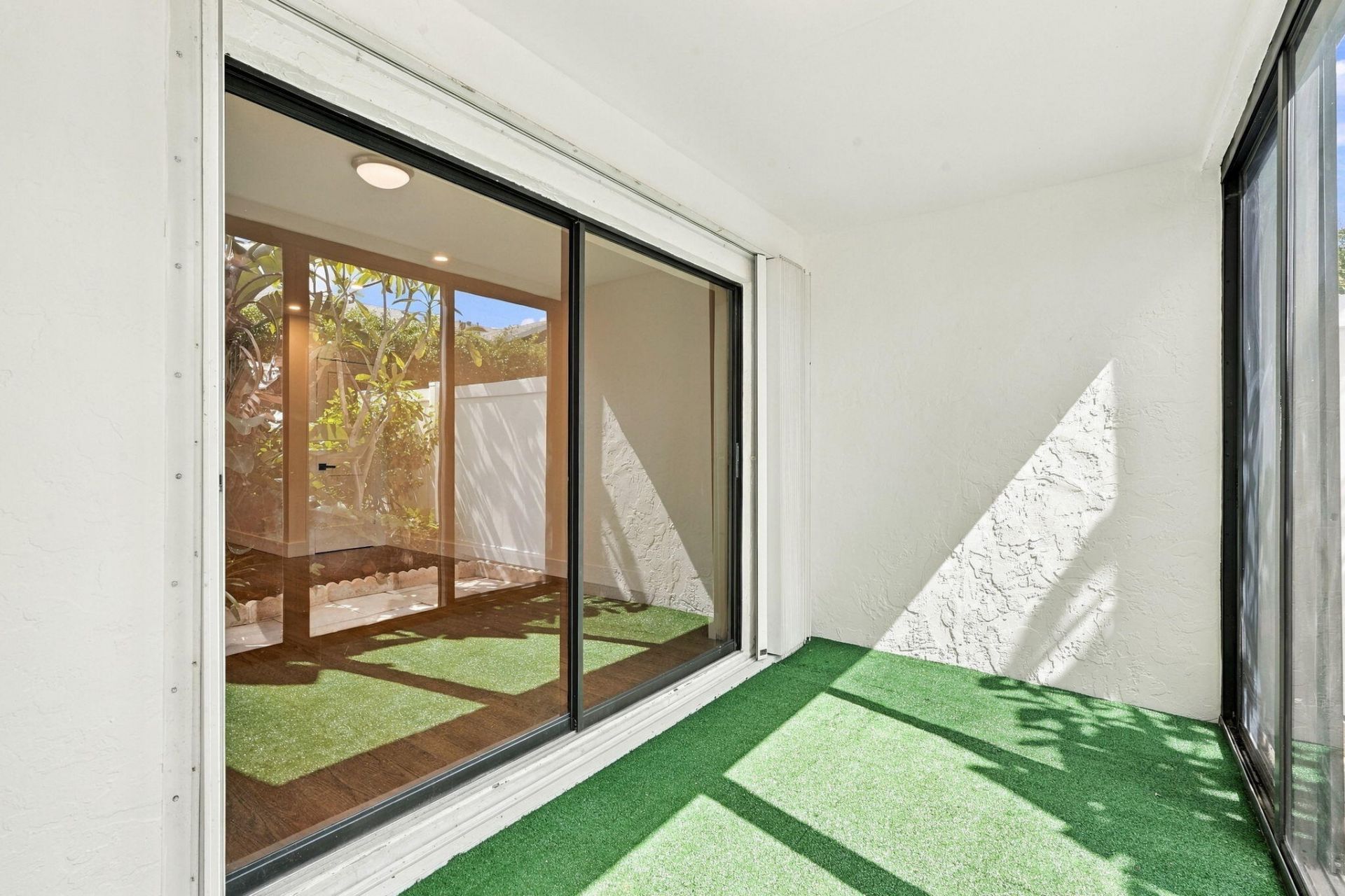 2641 Gately Drive W, Unit 906, West Palm Beach, FL 33415 Photo
