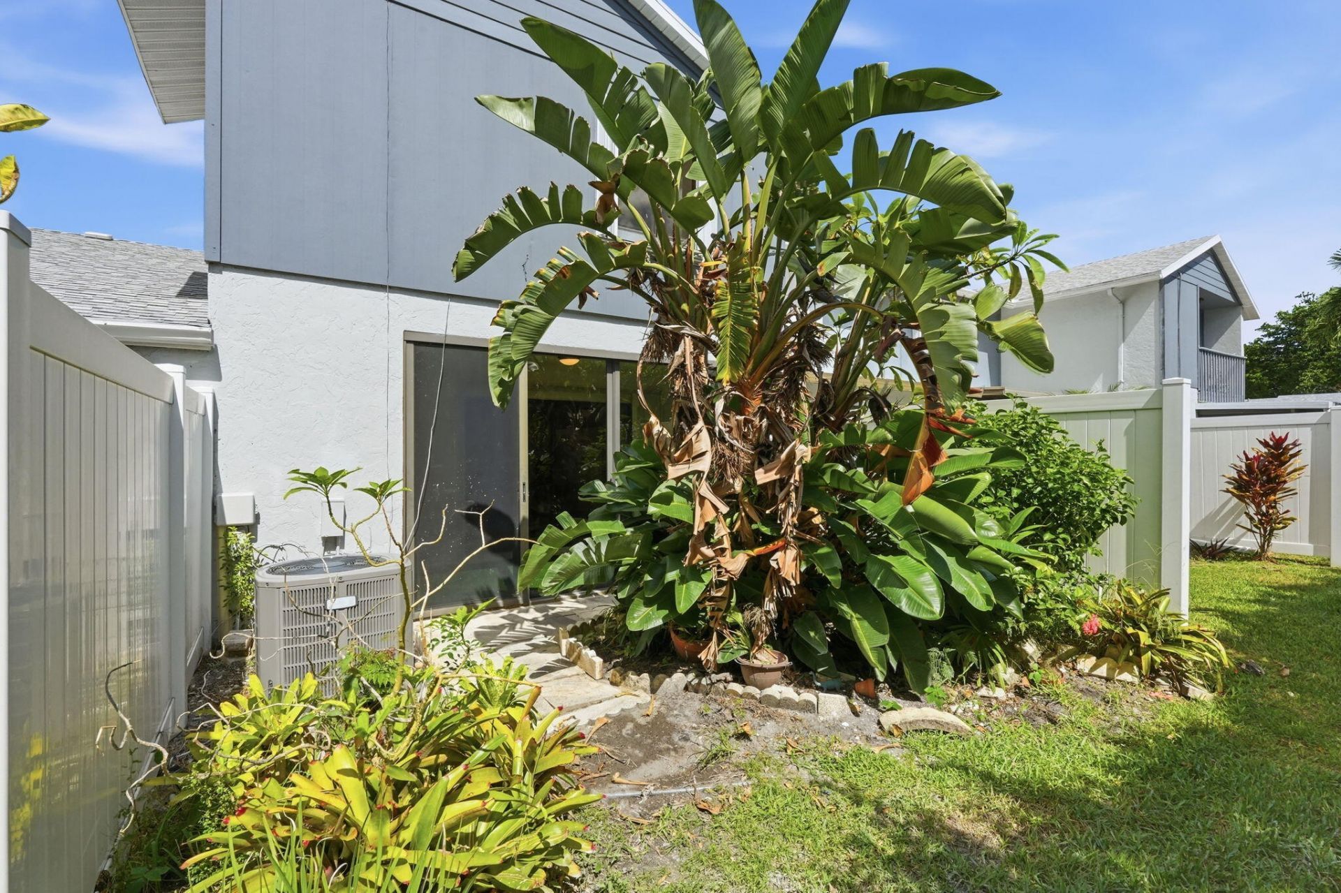 2641 Gately Drive W, Unit 906, West Palm Beach, FL 33415 Photo