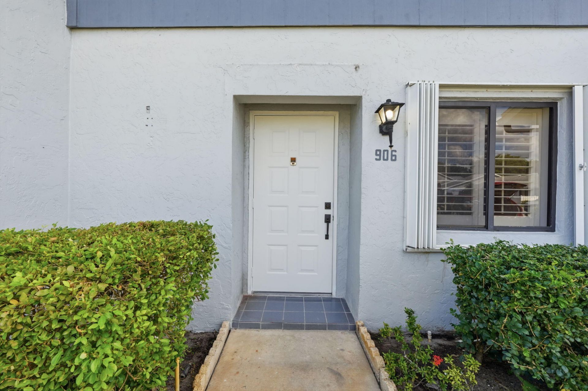 2641 Gately Drive W, Unit 906, West Palm Beach, FL 33415 Photo