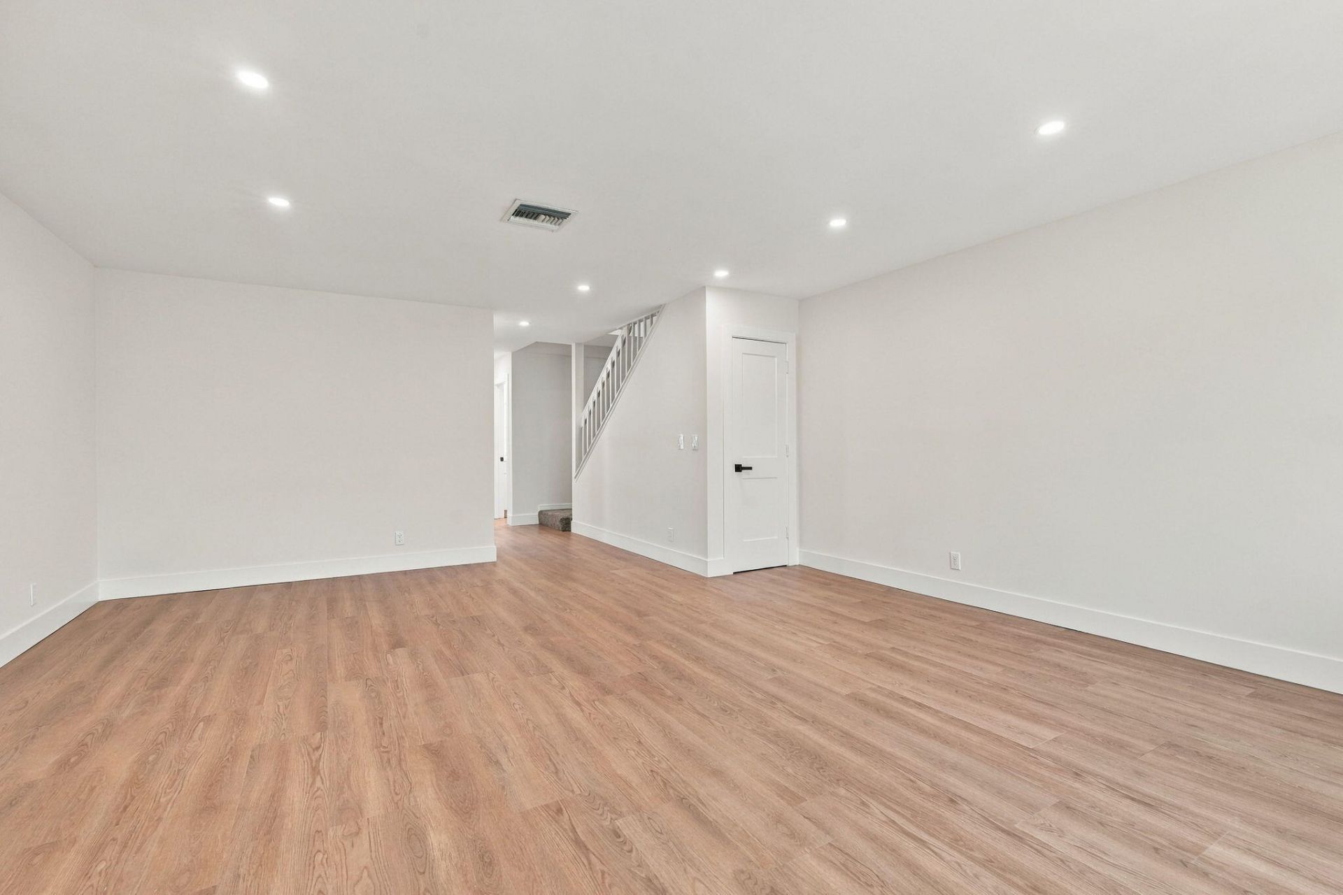 2641 Gately Drive W, Unit 906, West Palm Beach, FL 33415 Photo