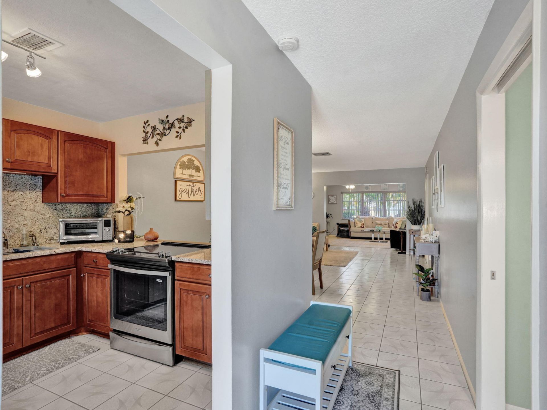 2886 Fernley Drive E, Unit 48, West Palm Beach, FL 33415 Photo