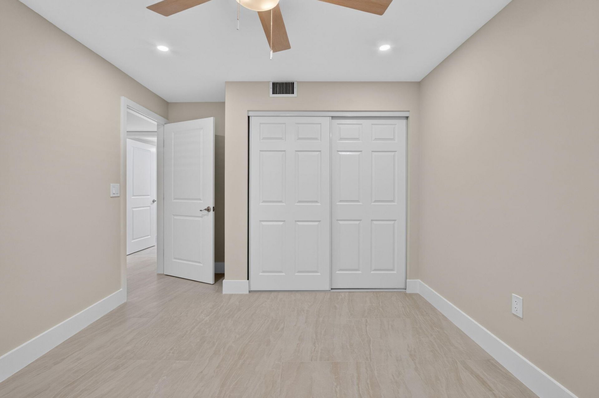 5914 Regal Glen Drive, Unit 107, Boynton Beach, FL 33437 Photo