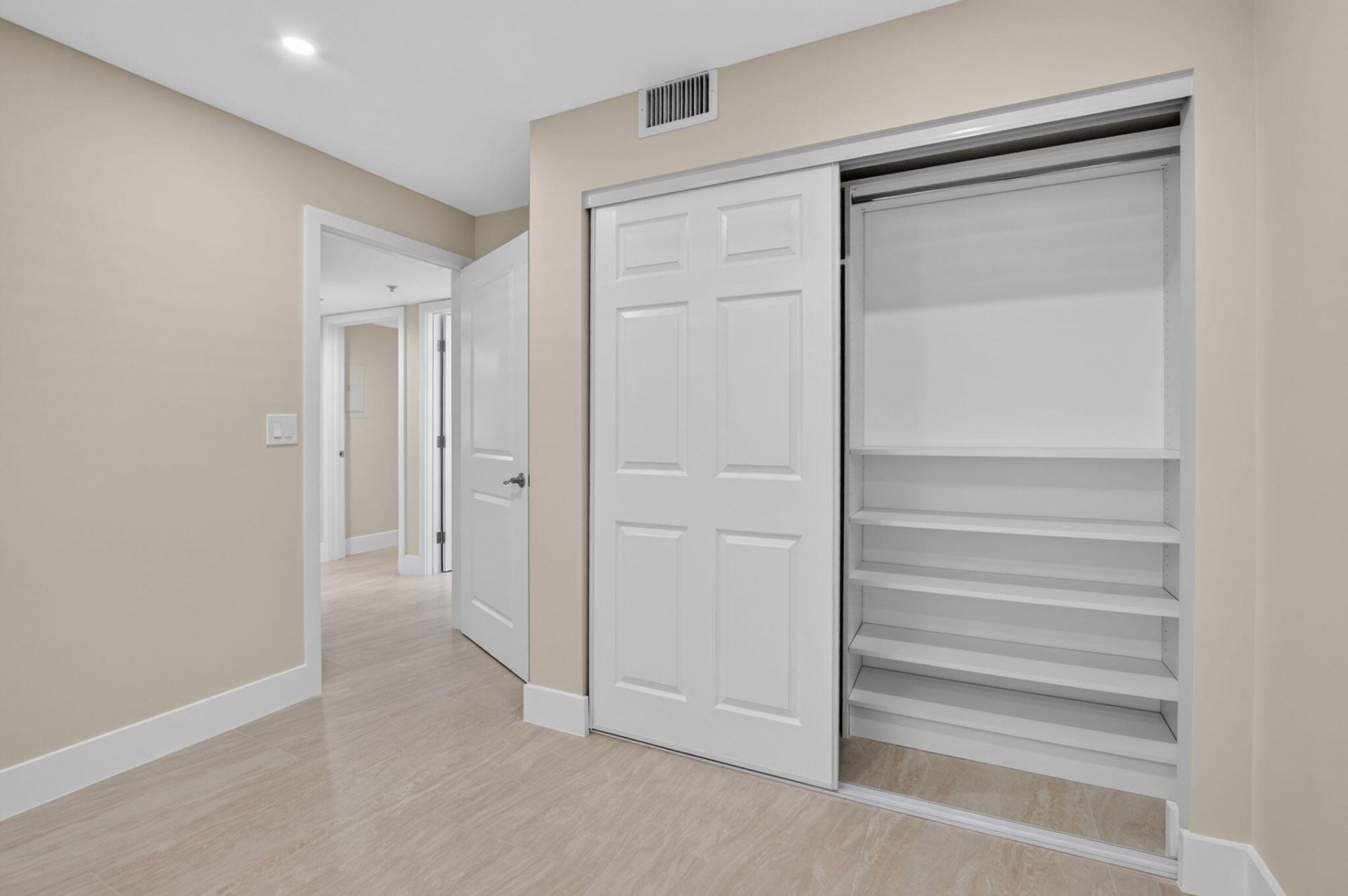 5914 Regal Glen Drive, Unit 107, Boynton Beach, FL 33437 Photo