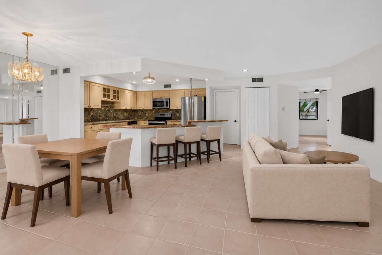 5731 Coach House Circle, Unit A, Boca Raton, FL 33486 Photo